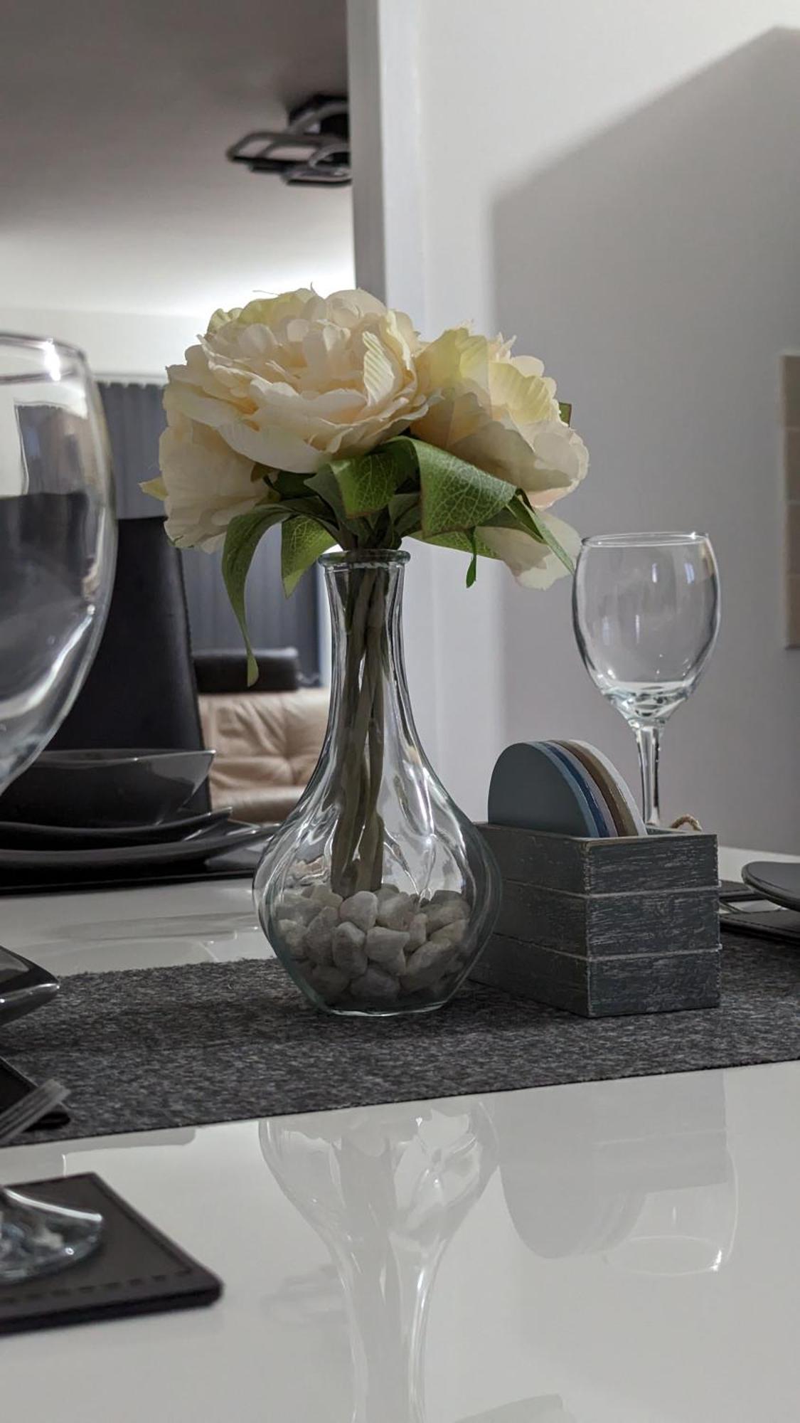 Clariturf - 4 Bedroom Semi - Private Parking Near Turf Moor, Town Centre, Transport And Motorway Links Next To Canal, 3 Parks And Lake - Sky And Netflix Burnley Exterior foto